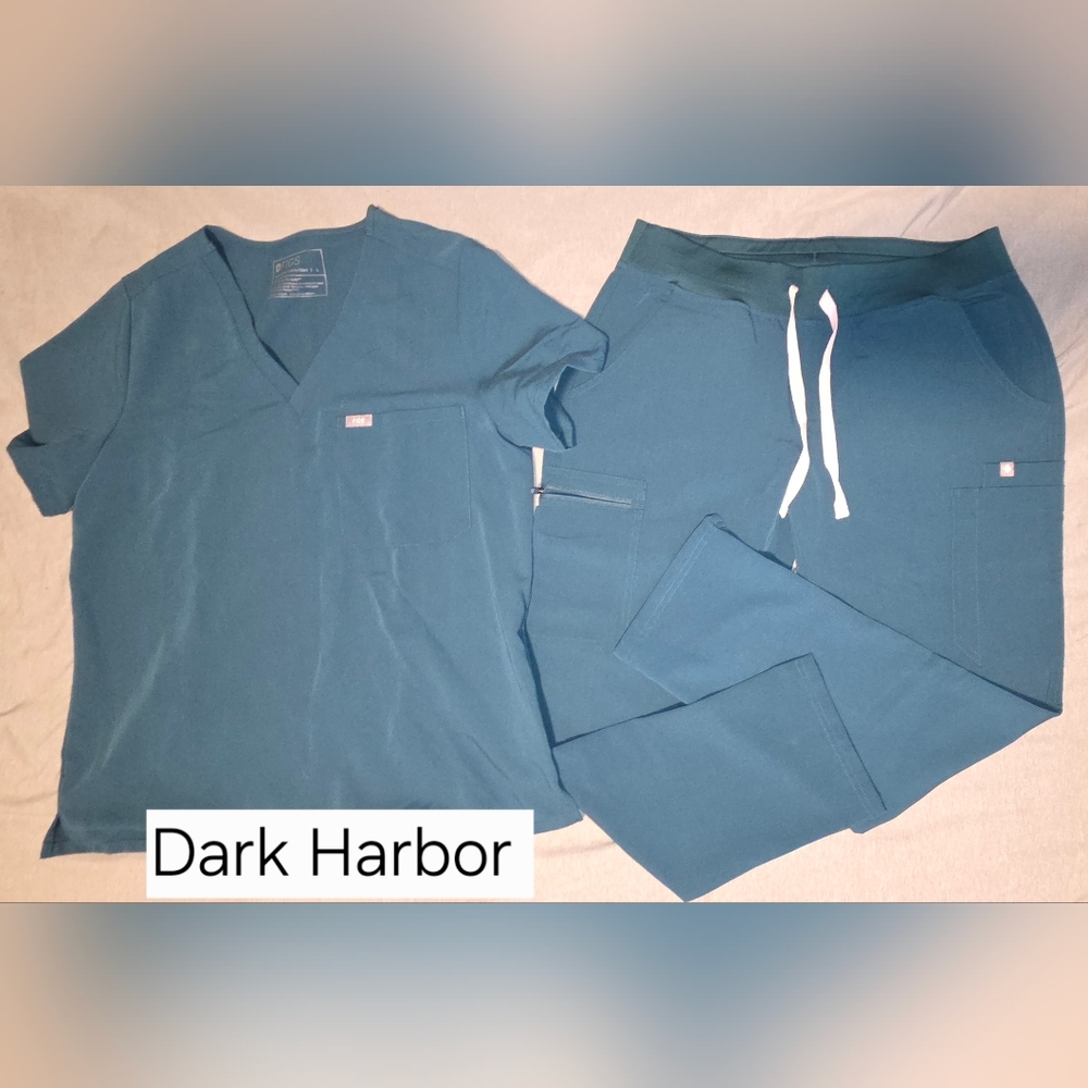 Women's Dark Harbor Scrub Top & Jogger Set